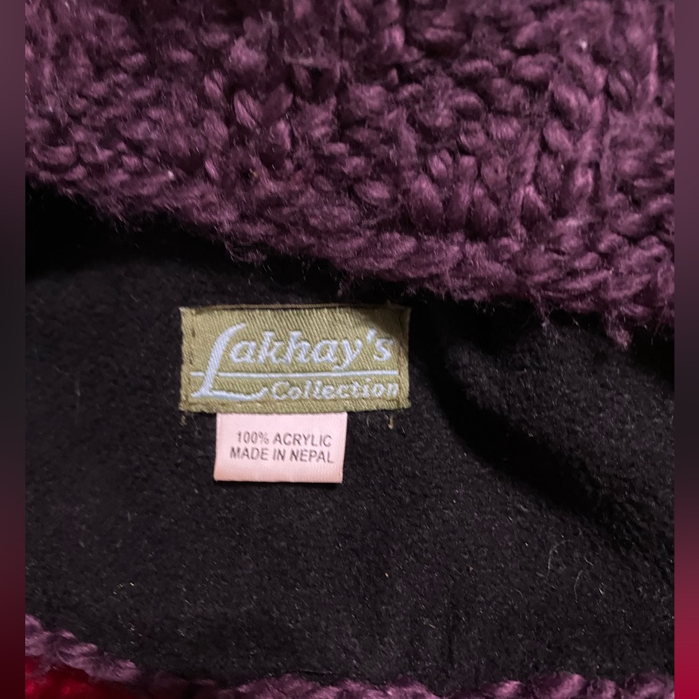 CLOSET CLEAR OUT Adult Like New Warm crotchet hat with liner No stains CUTE WARM - Picture 5 of 6